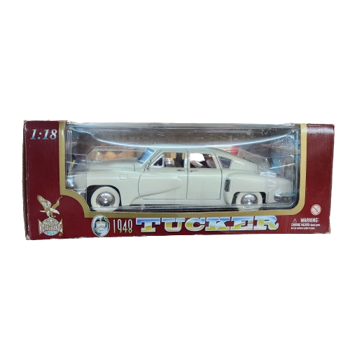 1948 Tucker ダイキャストモデル Amazon.com: 1948 Tucker Torpedo Red Maroon Metallic Tucker